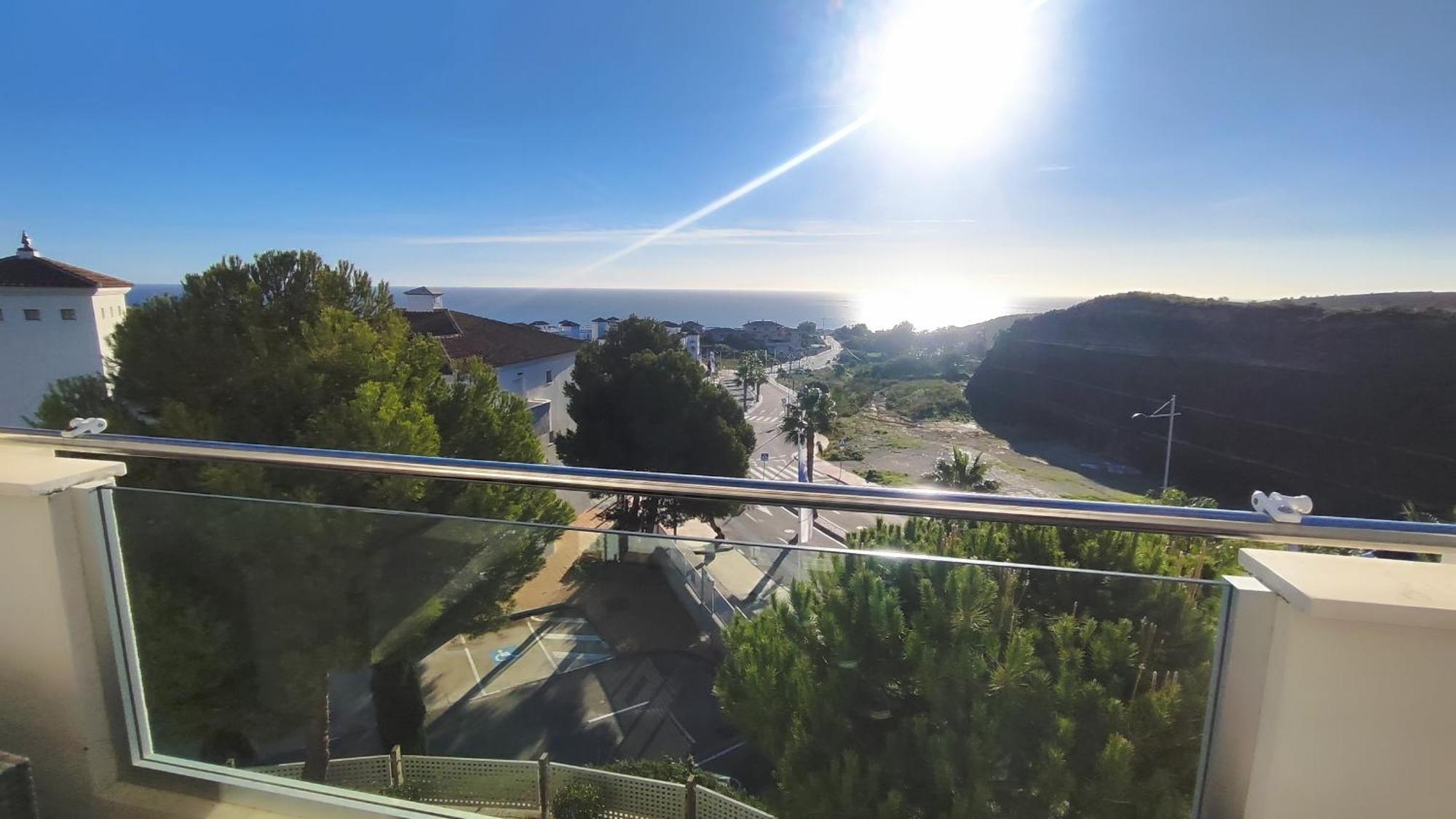 Atico Familiar Vistas Al Mar Apartman Manilva Kültér fotó