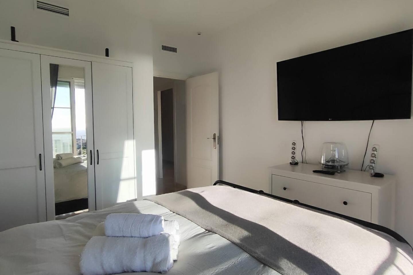 Atico Familiar Vistas Al Mar Apartman Manilva Kültér fotó