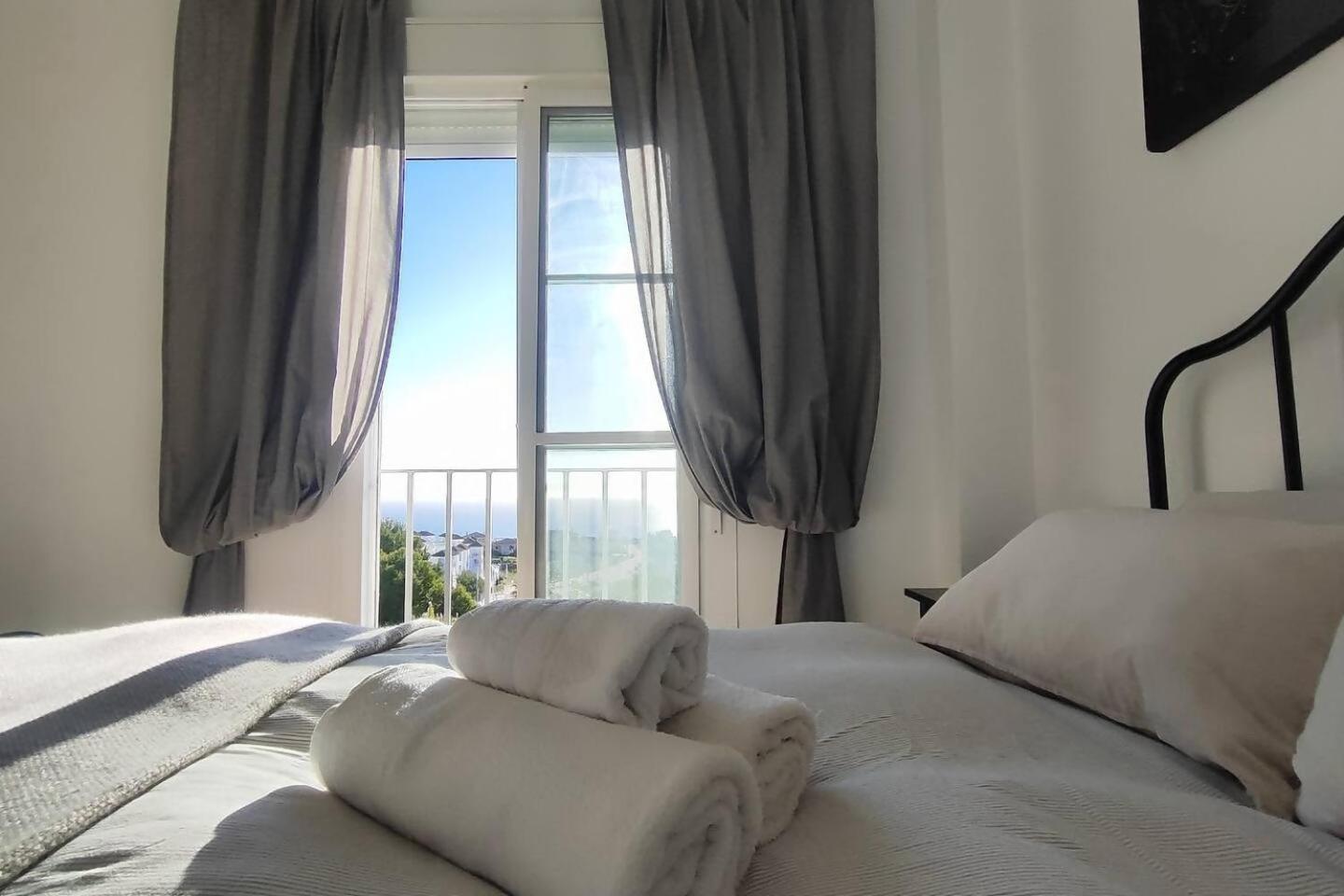 Atico Familiar Vistas Al Mar Apartman Manilva Kültér fotó